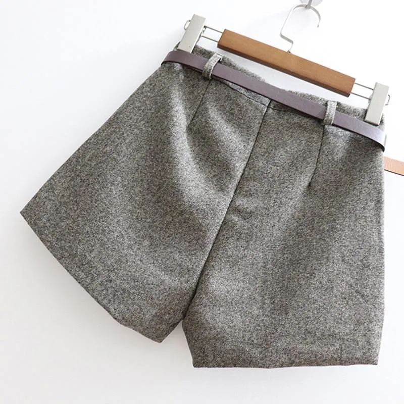 Elegant Shorts With Belt