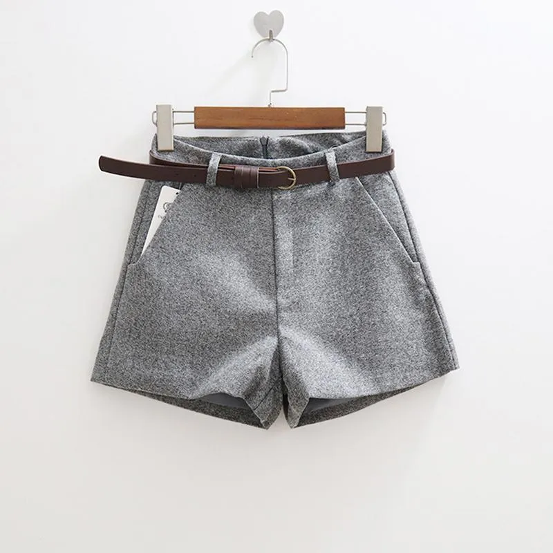 Elegant Shorts With Belt