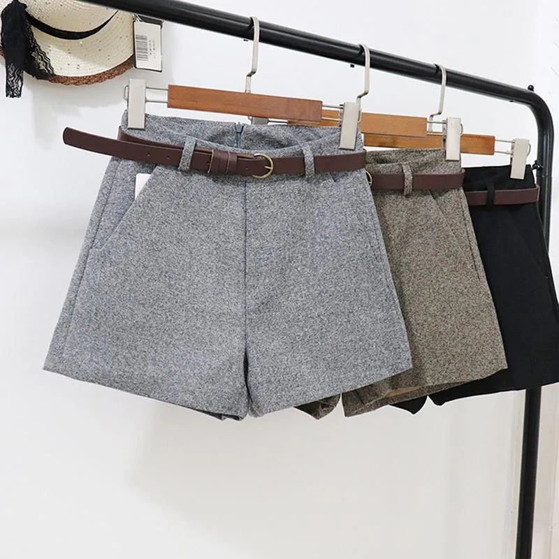 Elegant Shorts With Belt
