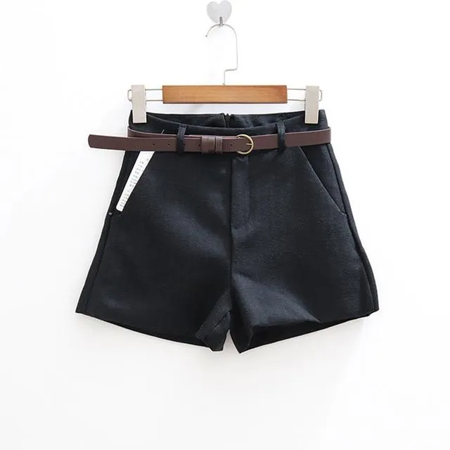 Elegant Shorts With Belt