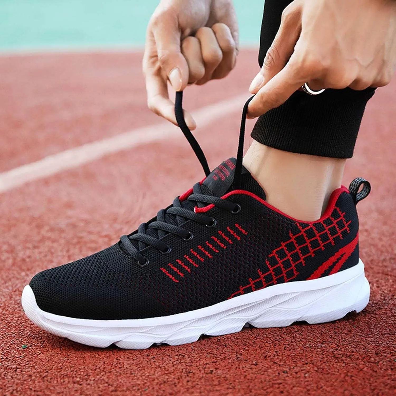 Lovers Fashion Mesh Breathable Flying Woven Sneakers for Men and Women Color Matching Casual Mens Fashion Sneaker Boots