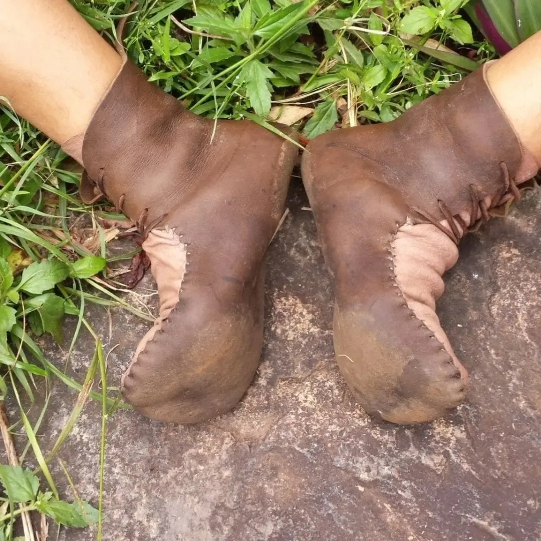 "Laced-Up Boots" / Custom-Made Barefoot-Boots