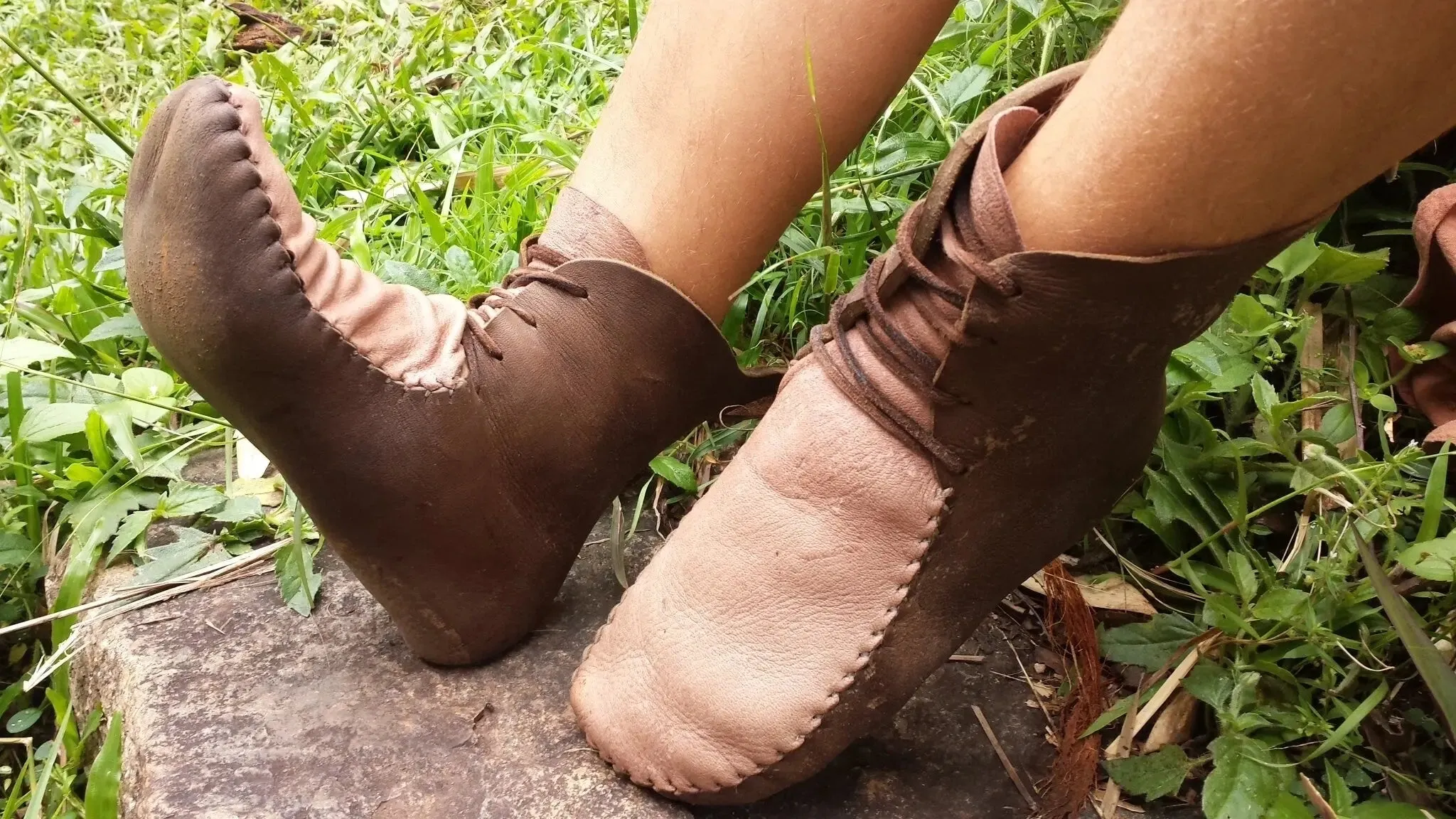"Laced-Up Boots" / Custom-Made Barefoot-Boots